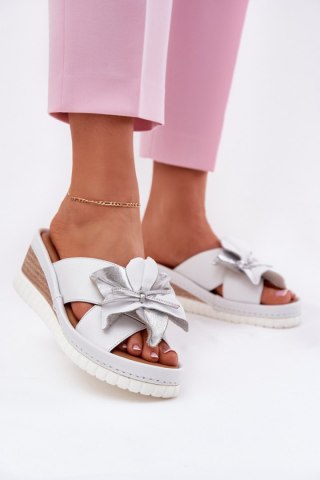 Sandał Klapki Model Artiker 54C0538 White/Silver - Step in style